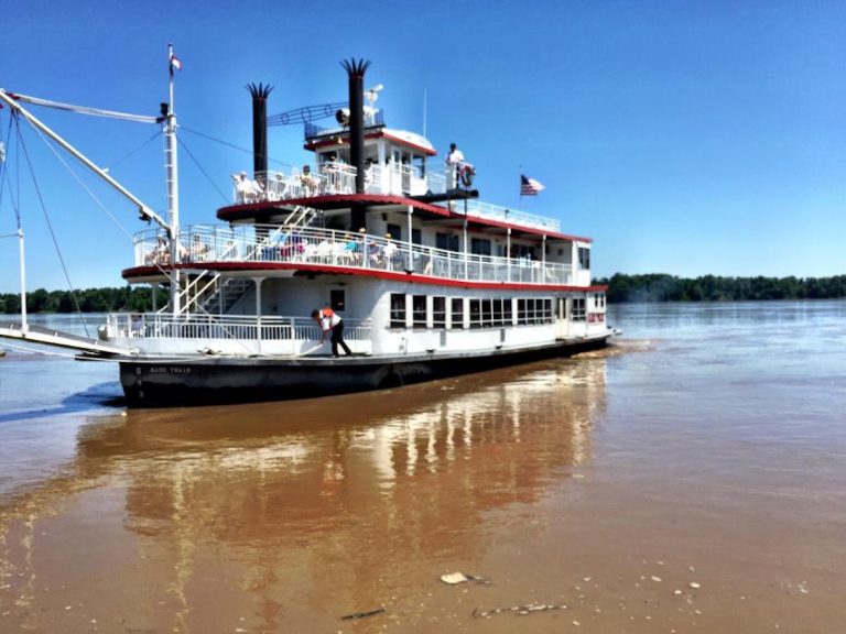 riverboat cruises in st. louis tours